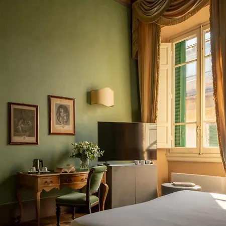 Loggiato Dei Serviti 3*