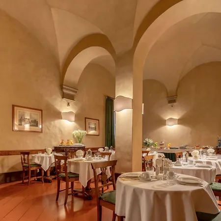 Loggiato Dei Serviti 3* Florença