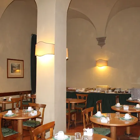 Hotell Loggiato Dei Serviti 3*