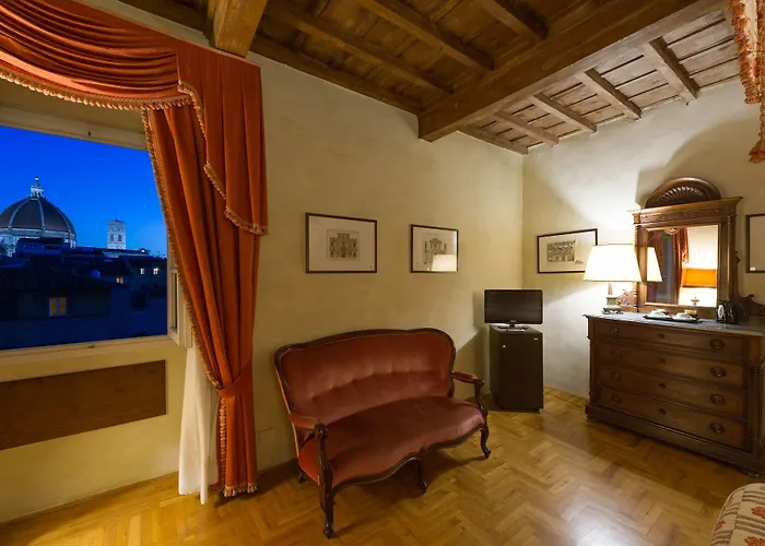 Szálloda Loggiato Dei Serviti 3*