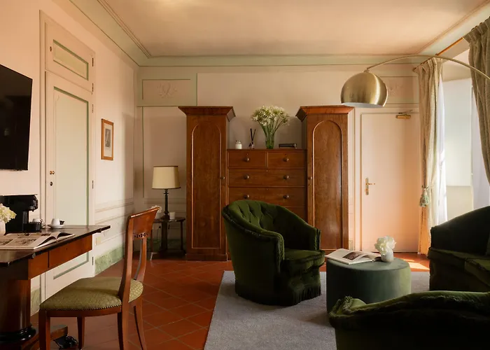 Loggiato Dei Serviti 3*